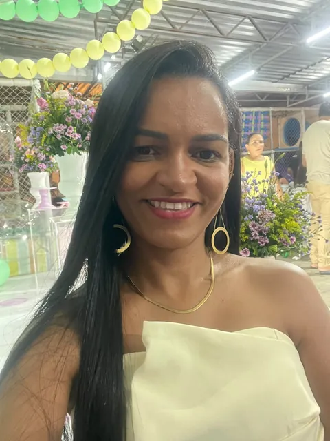Mayara, revendedora em Patos (PB)